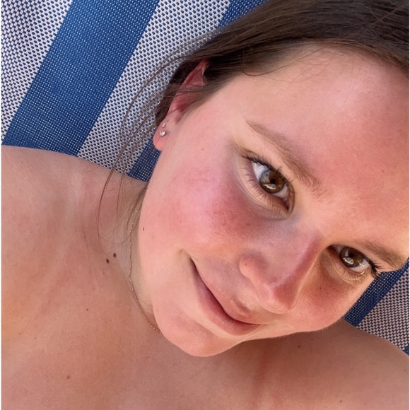 Meet your posher, Mikayla - Picture 3 of 4